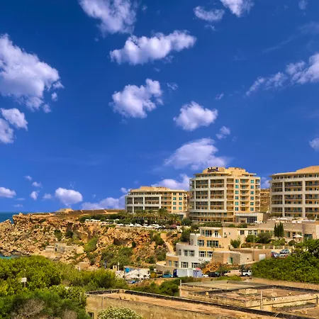 אתר נופש Radisson Blu & Spa, Malta Golden Sands