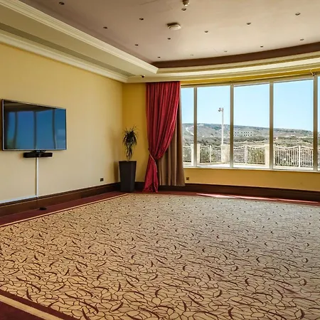 Radisson Blu & Spa, Malta Golden Sands אתר נופש 5*