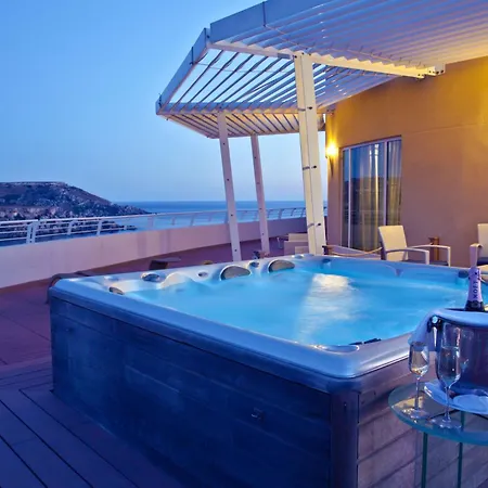 אתר נופש Radisson Blu & Spa, Malta Golden Sands