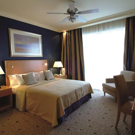 אתר נופש Radisson Blu & Spa, Malta Golden Sands מליאהה