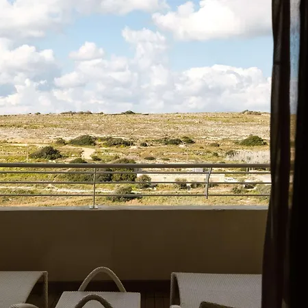 אתר נופש Radisson Blu & Spa, Malta Golden Sands