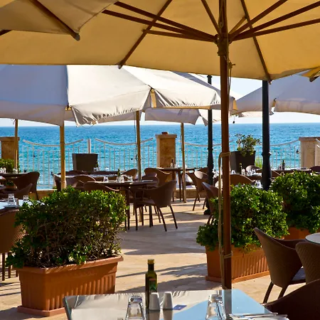 Üdülőközpont Radisson Blu & Spa, Malta Golden Sands
